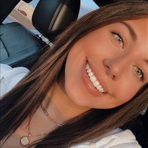 Meet your Posher, Lauren